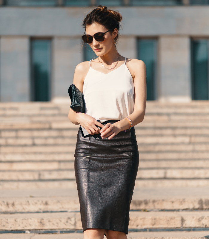 Dress elegantly with pencil skirt example one
